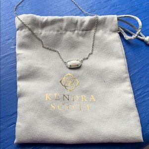 Kendra Scott necklace